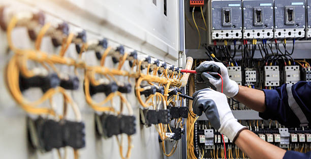 Professional Electrician technician working in Santa Rosa, TX